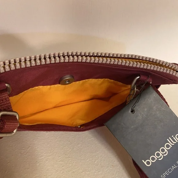 Baggallini Path Crossbody Purse - Picture 5 of 7